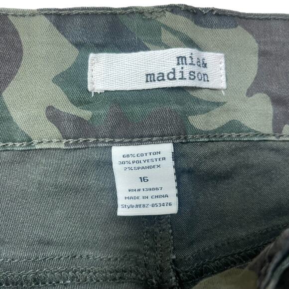 Mia & Madison Camo Skinny Jeans women’s size 16 - Picture 2 of 4